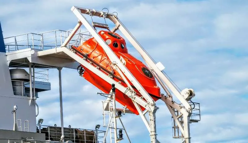 Làm thế nào để thả xuồng cứu sinh rơi tự do?